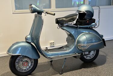 1959 Vespa Piaggio 150cc Widebody JCH446