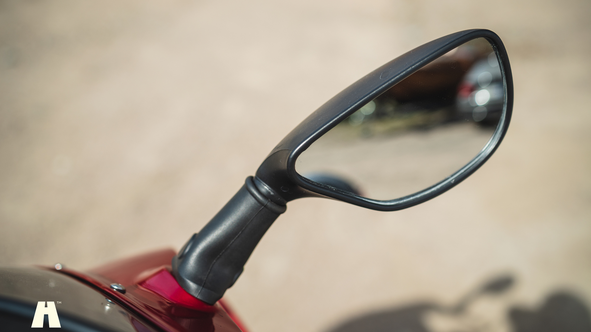 Exteriörbild på 2002 Moto Guzzi V11 Le Mans (77)