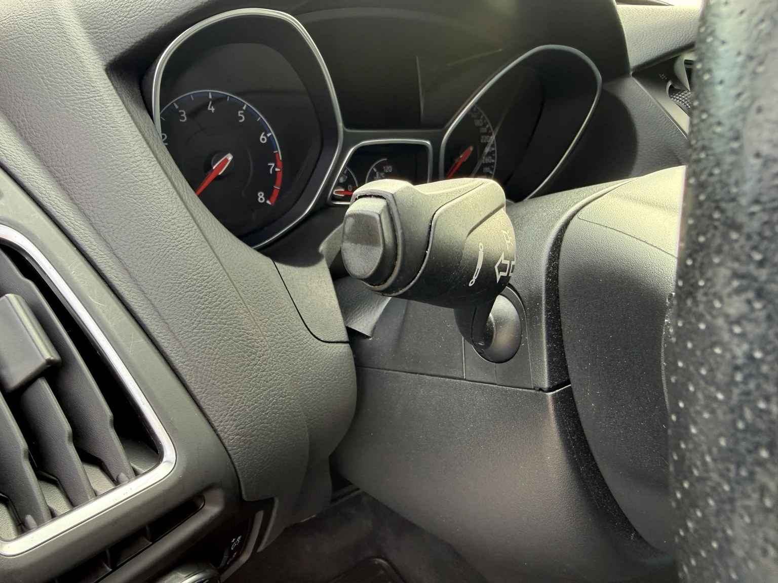 Innenraumfoto von 2018 Ford Focus RS (13)