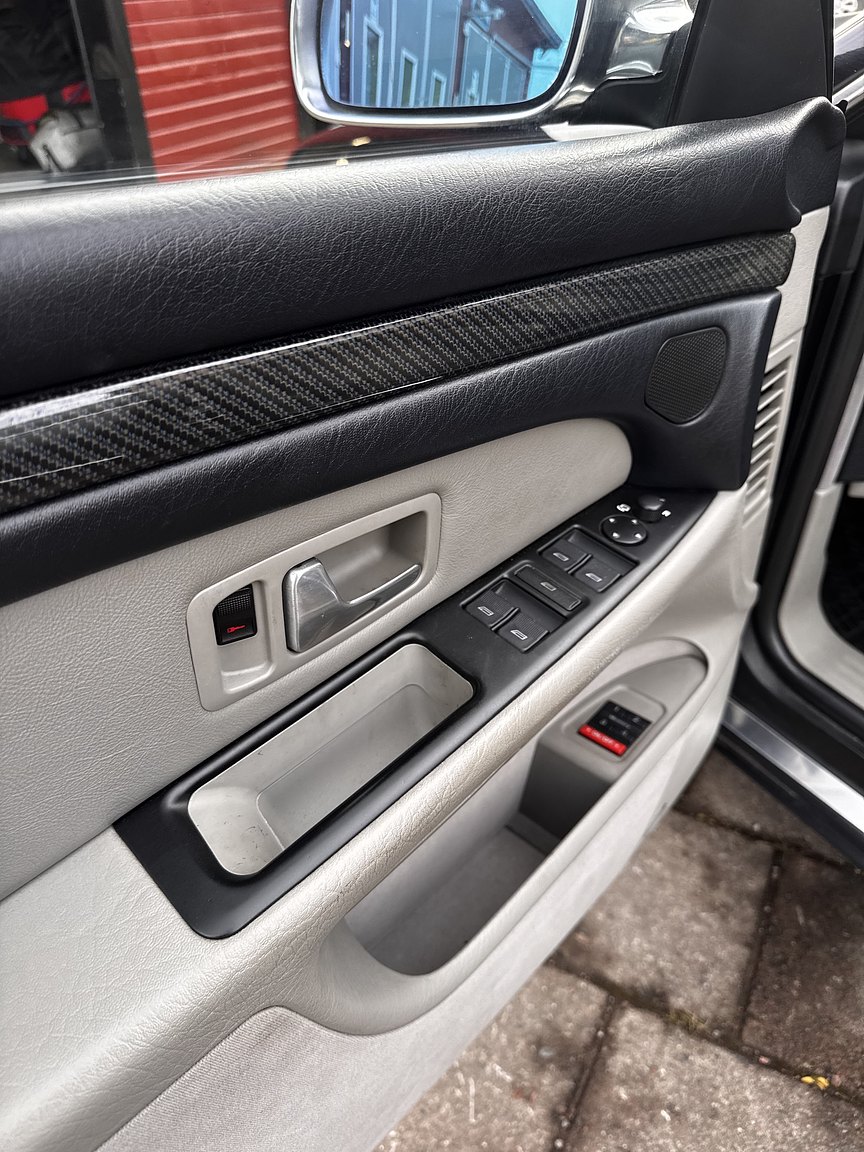 Interiörbild 1999 Audi S8 4.2 Quattro