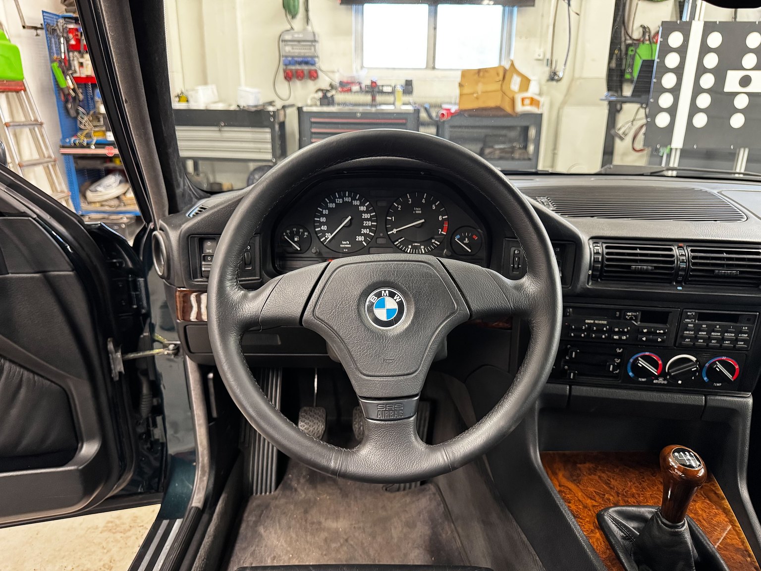 Interior image of 1995 BMW 540i Touring - NO RESERVE (2)
