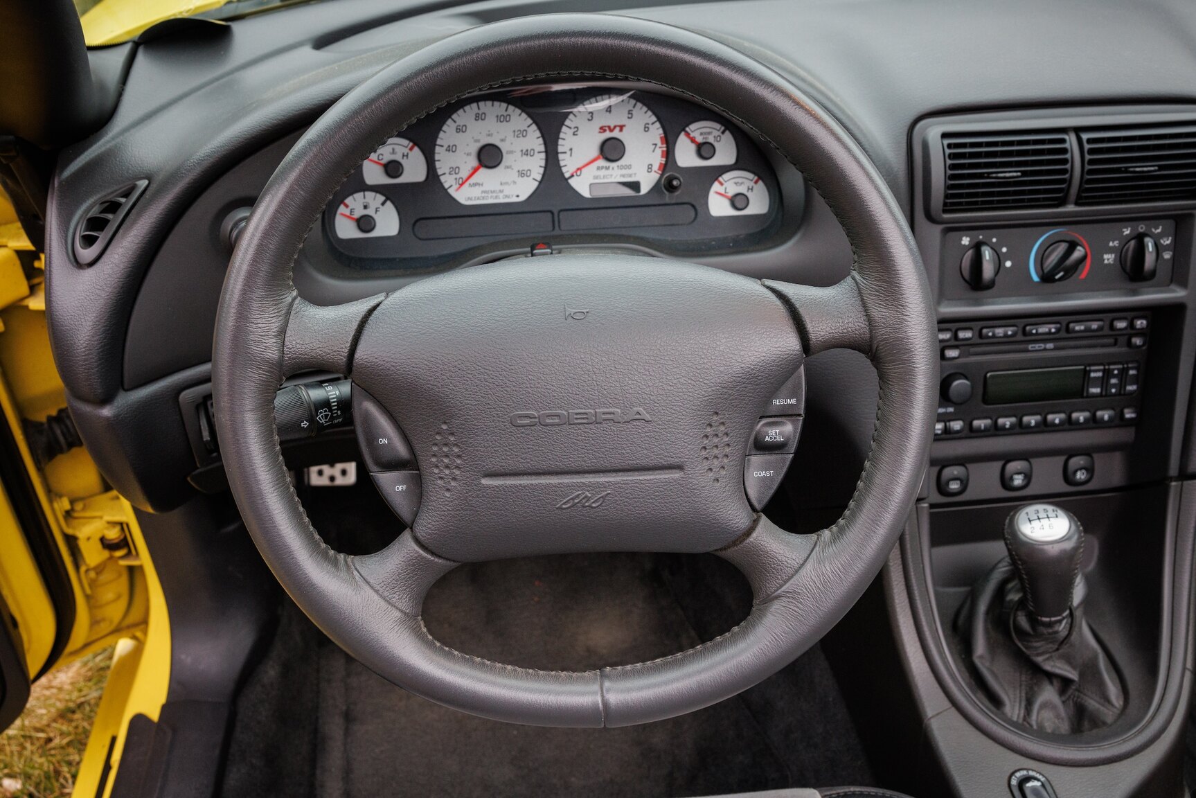Interiörbild 2003 Ford Mustang SVT Cobra