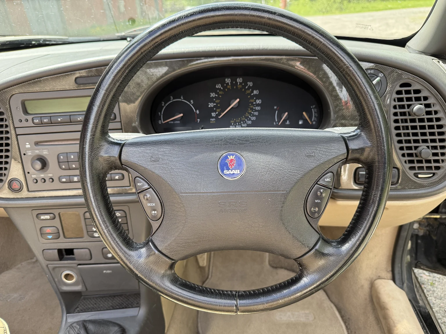 Innenraumfoto von 2002 Saab 9-3 2.0T SE Convertible – NO RESERVE (49)
