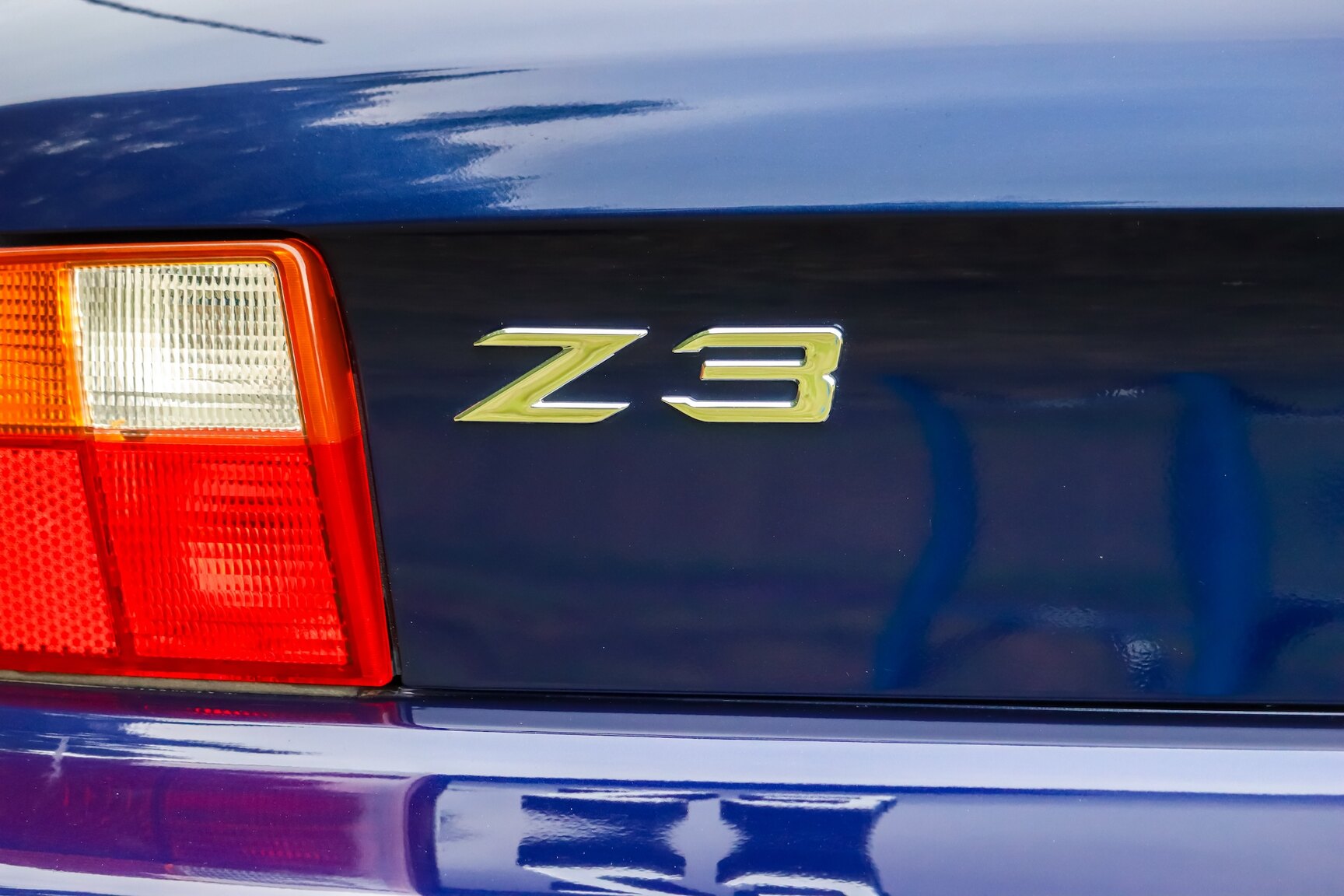 Exterior image of 1999 BMW Z3 1.9i