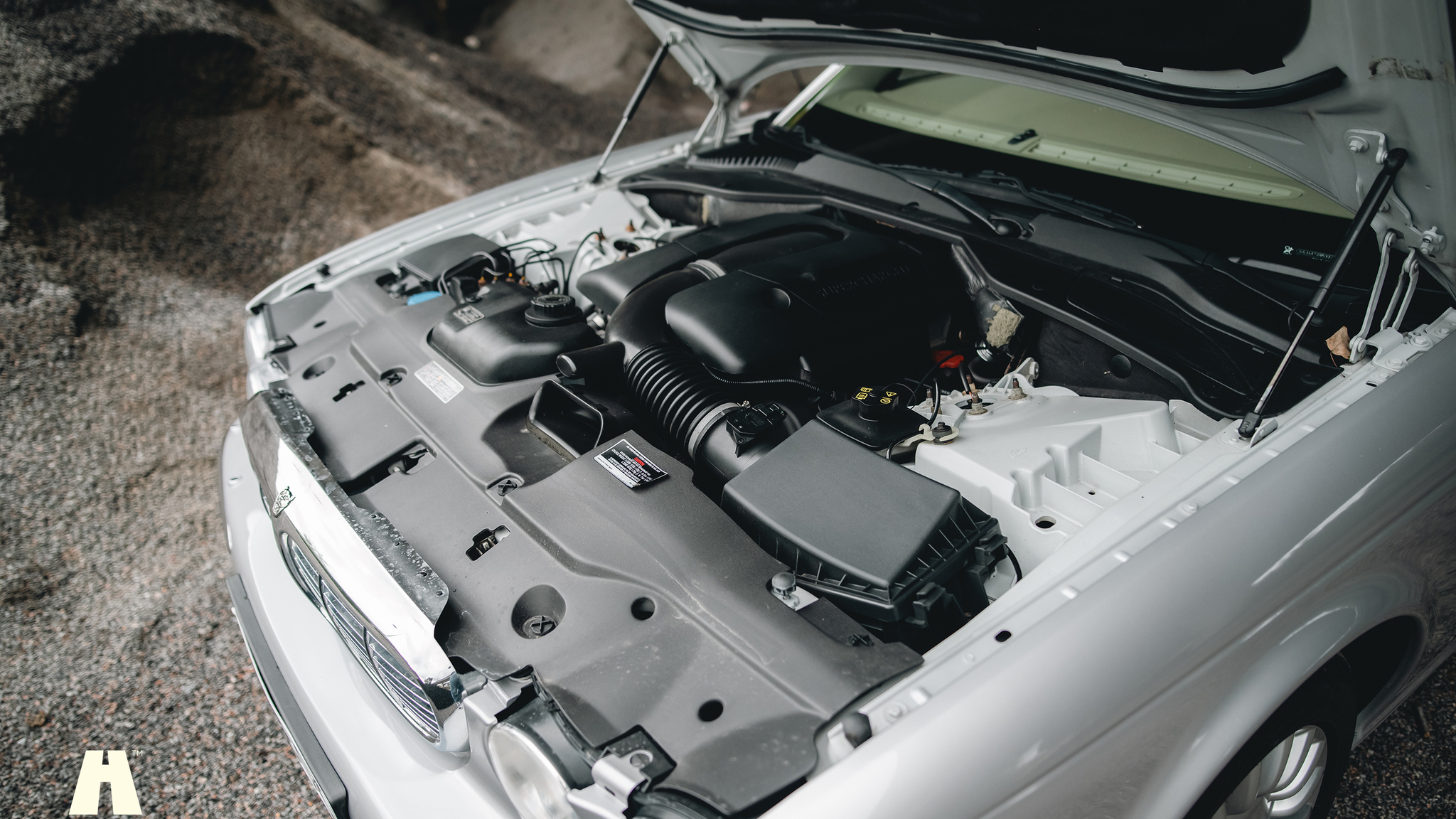 Image of 2003 Jaguar XJ Super V8 mechanics