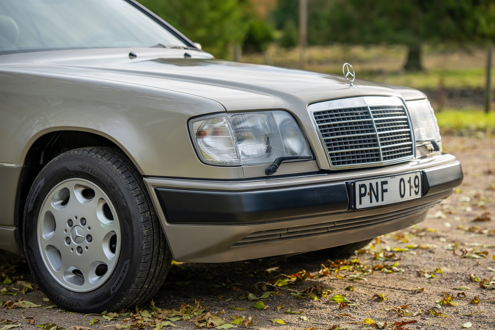 Exteriörbild på 1992 Mercedes-Benz 300 CE-24