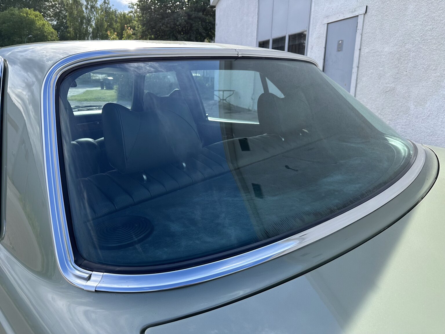 Exterior image of 1975 Mercedes Benz 450 SEL (29)