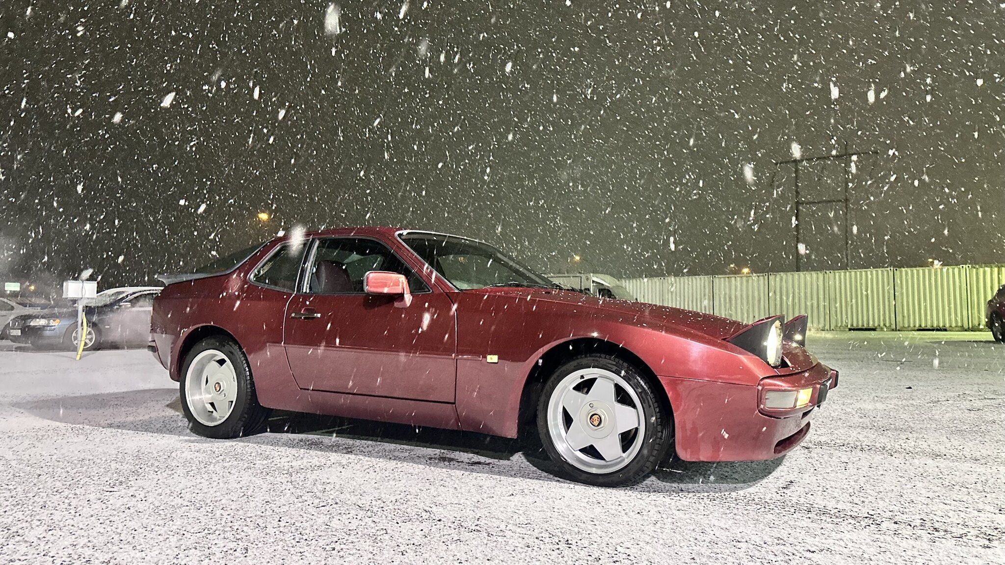 Exterior image of 1986 Porsche 944