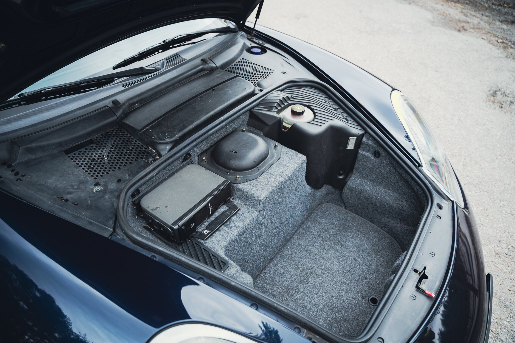 Interior image of 1999 Porsche 911 Carrera 4