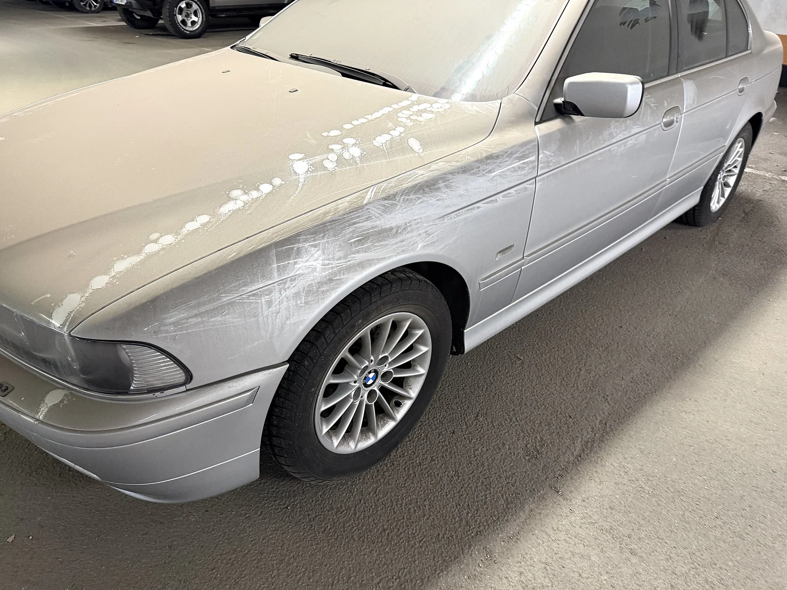 Exterior image of 2002 BMW 520i (47)