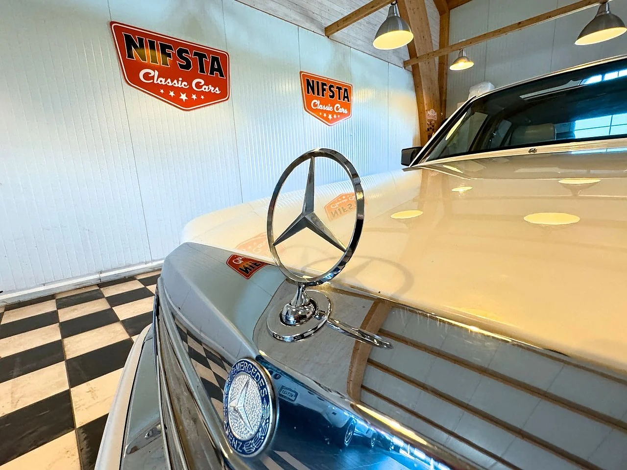 Bild von 1991 Mercedes-Benz S560 (5)