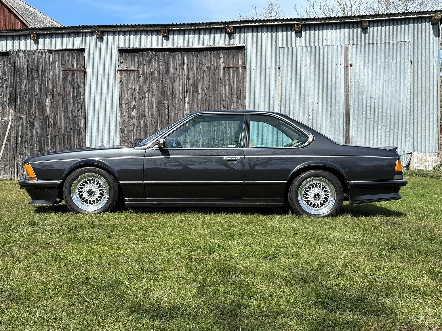 Exterior image of 1985 BMW 635 CSiA (E24) (5)