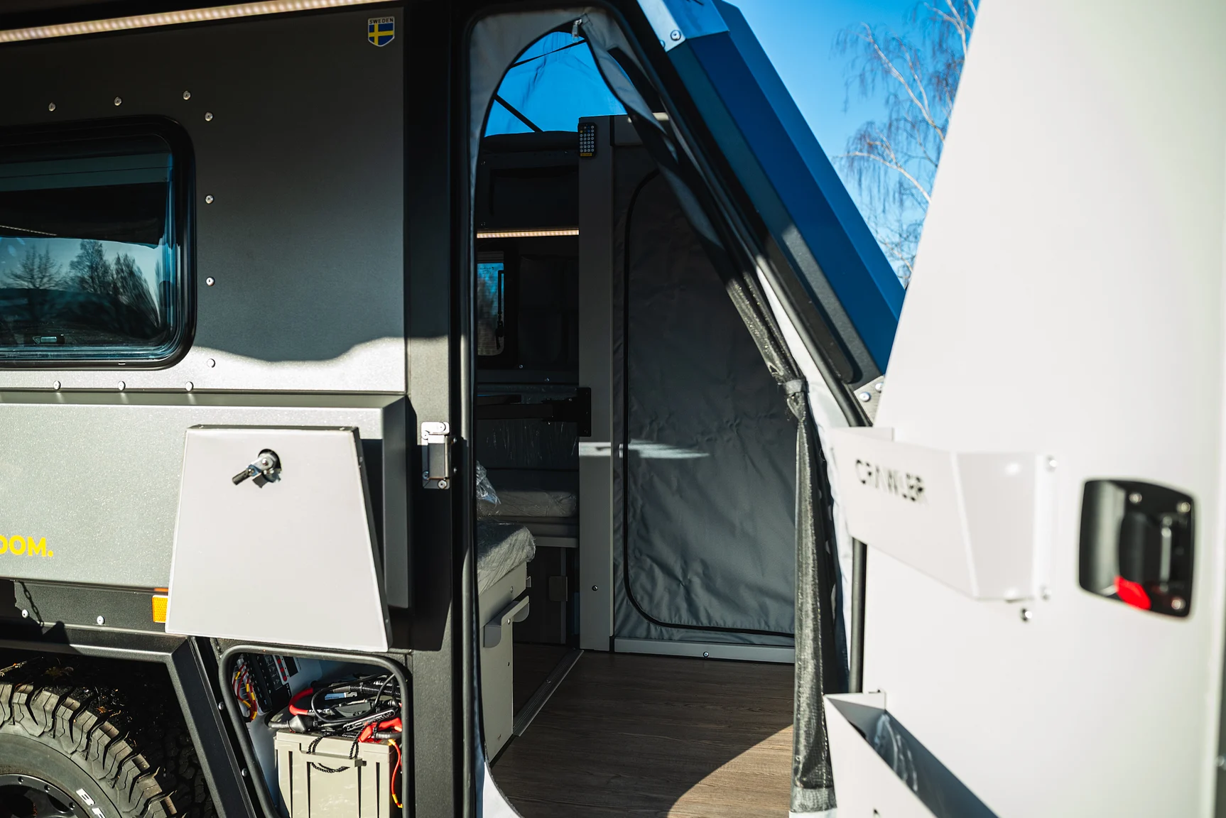 Interior image of 2025 Northea Trailer Expedition Crawler 458i Offgrid-Camper (12)