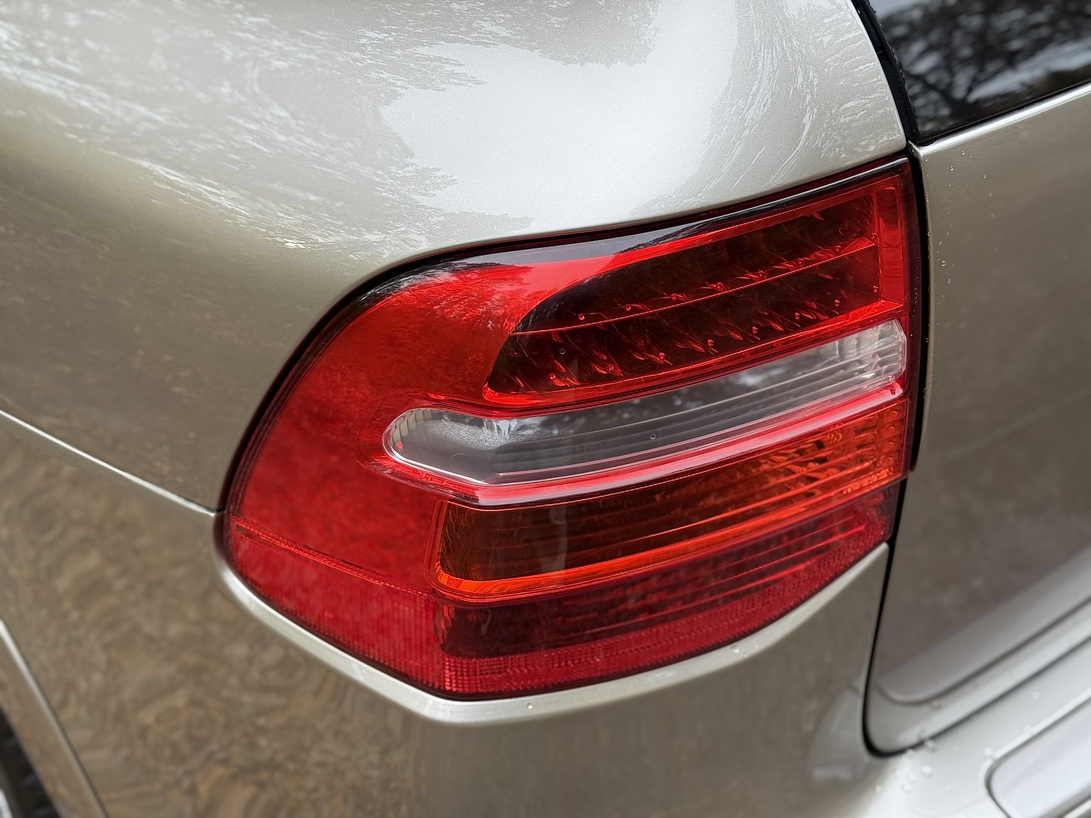 Exteriörbild på 2008 Porsche Cayenne GTS 6-växlad Manuell