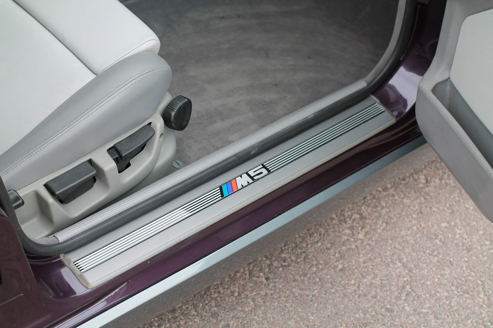 Innenraumfoto von 1993 BMW M5 Touring 3.8 Manual (48)