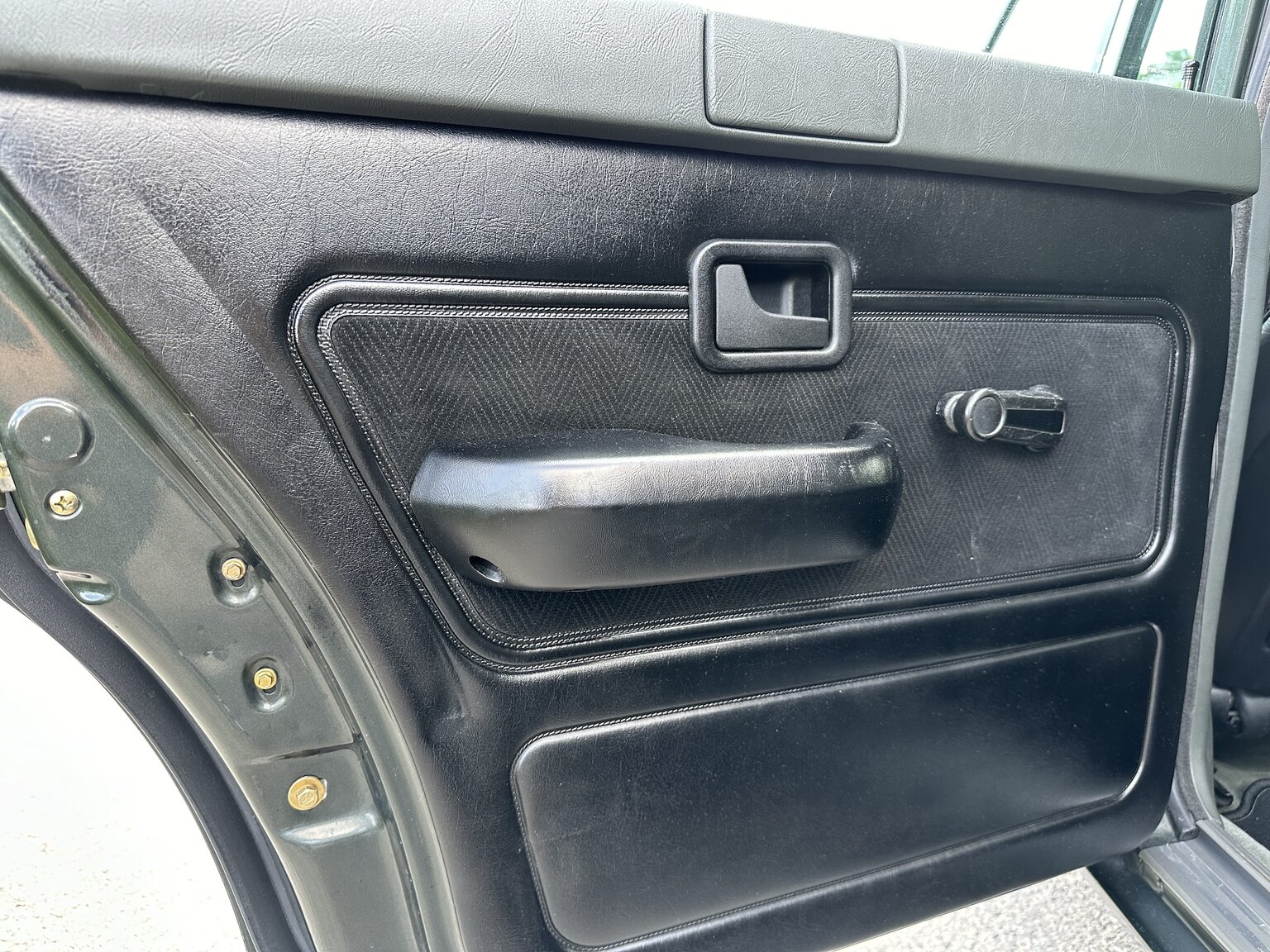 Interior image of 1985 BMW 525E