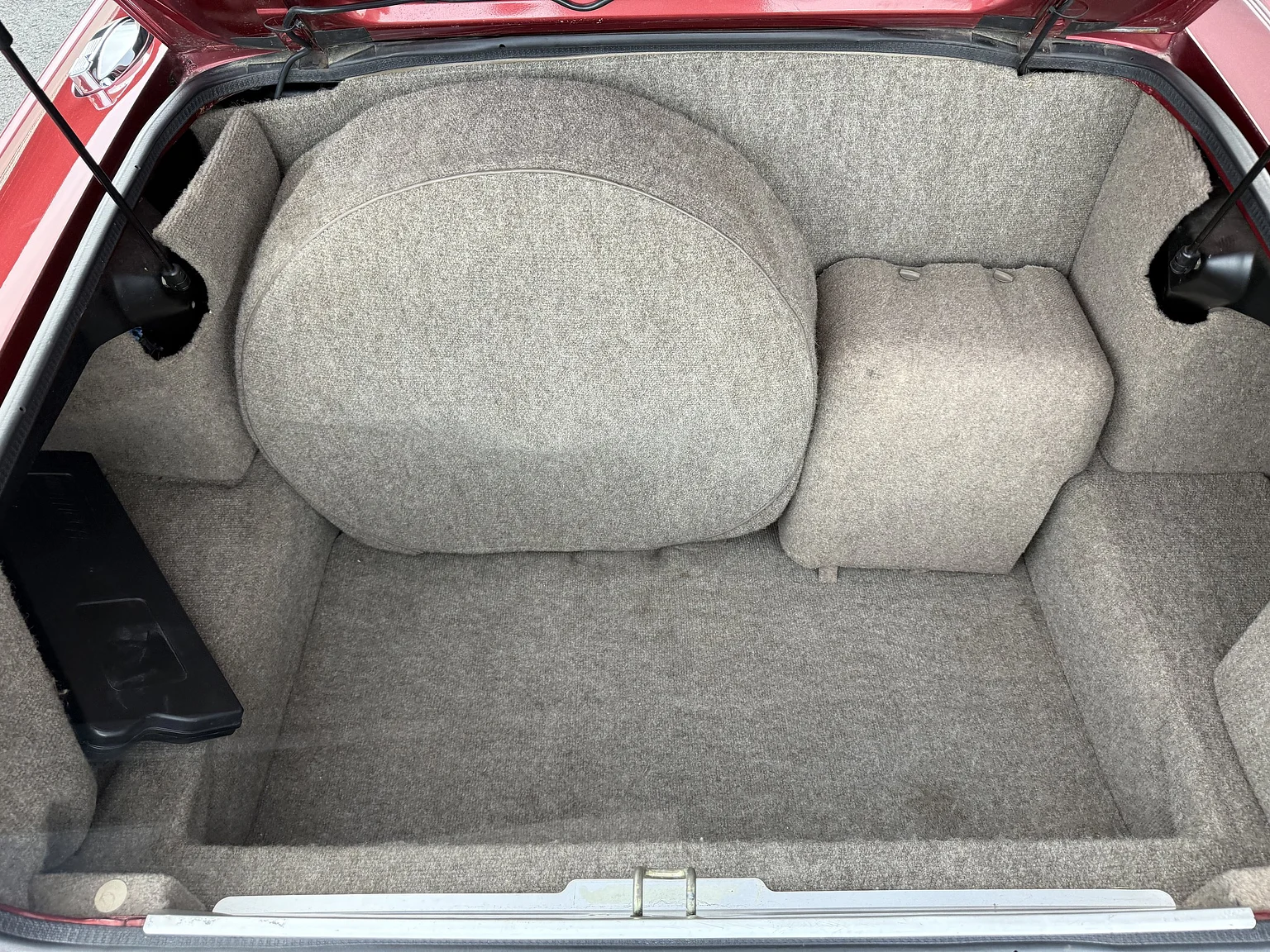 Interior image of 1993 Jaguar XjS Cabriolet (29)