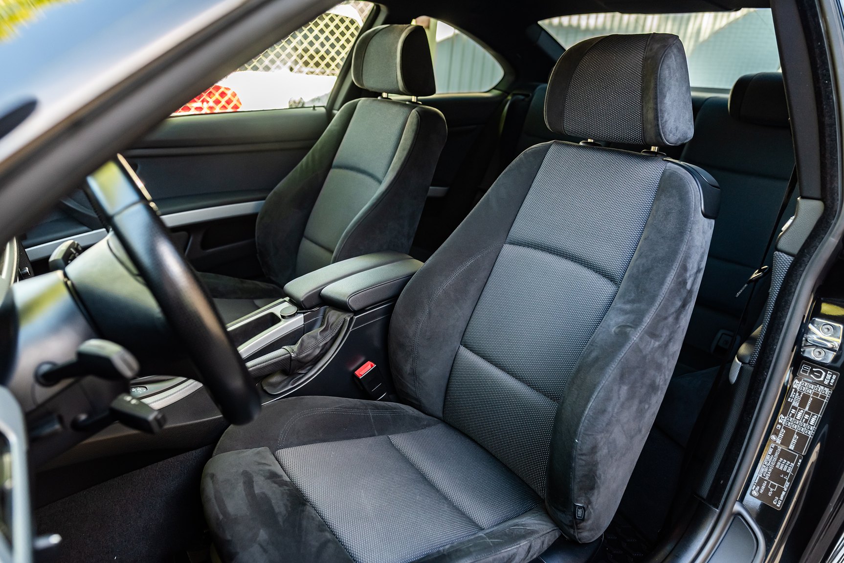 Interior image of 2009 BMW 325Xi
