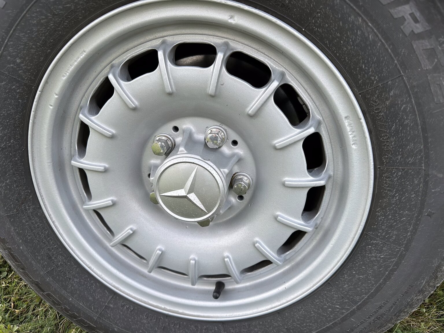 Exteriörbild på 1985 Mercedes-Benz 380 SL