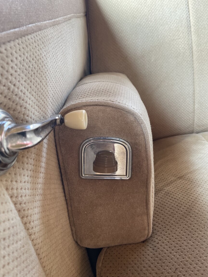 Interior image of 1940 Hudson Modell 40 Traveller Brougham 