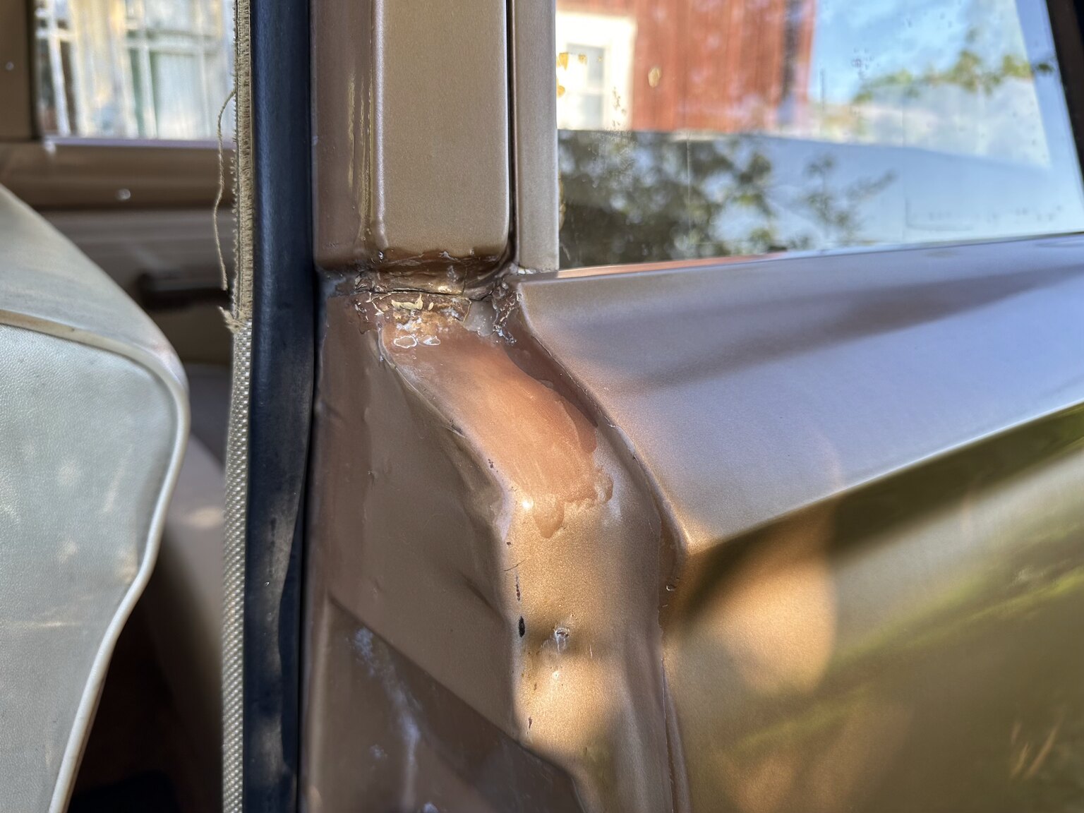 Innenraumfoto von 1966 Plymouth Valiant 100 2-door Sedan