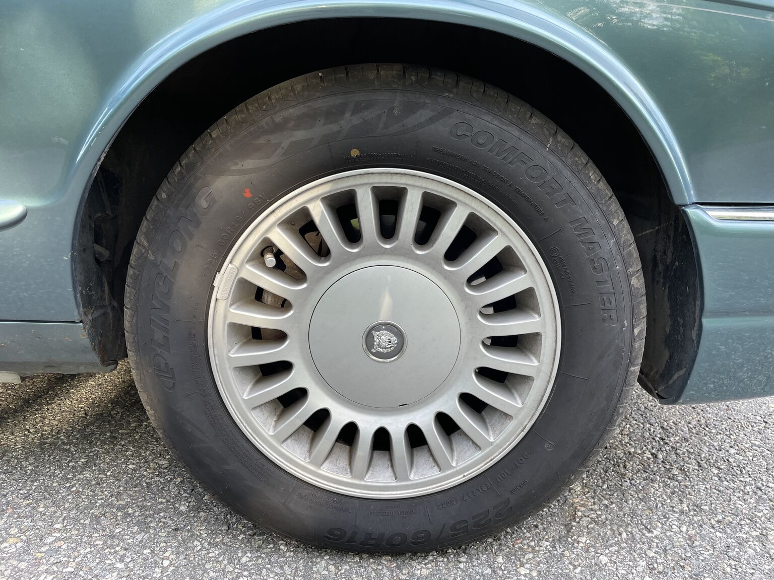 Aussenfoto 1998 Jaguar XJ8 Sovereign (14)