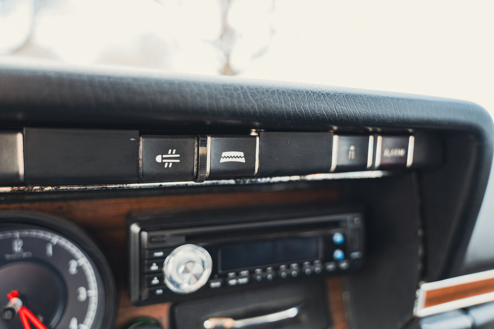 Interior image of 1973 Opel Diplomat V8
