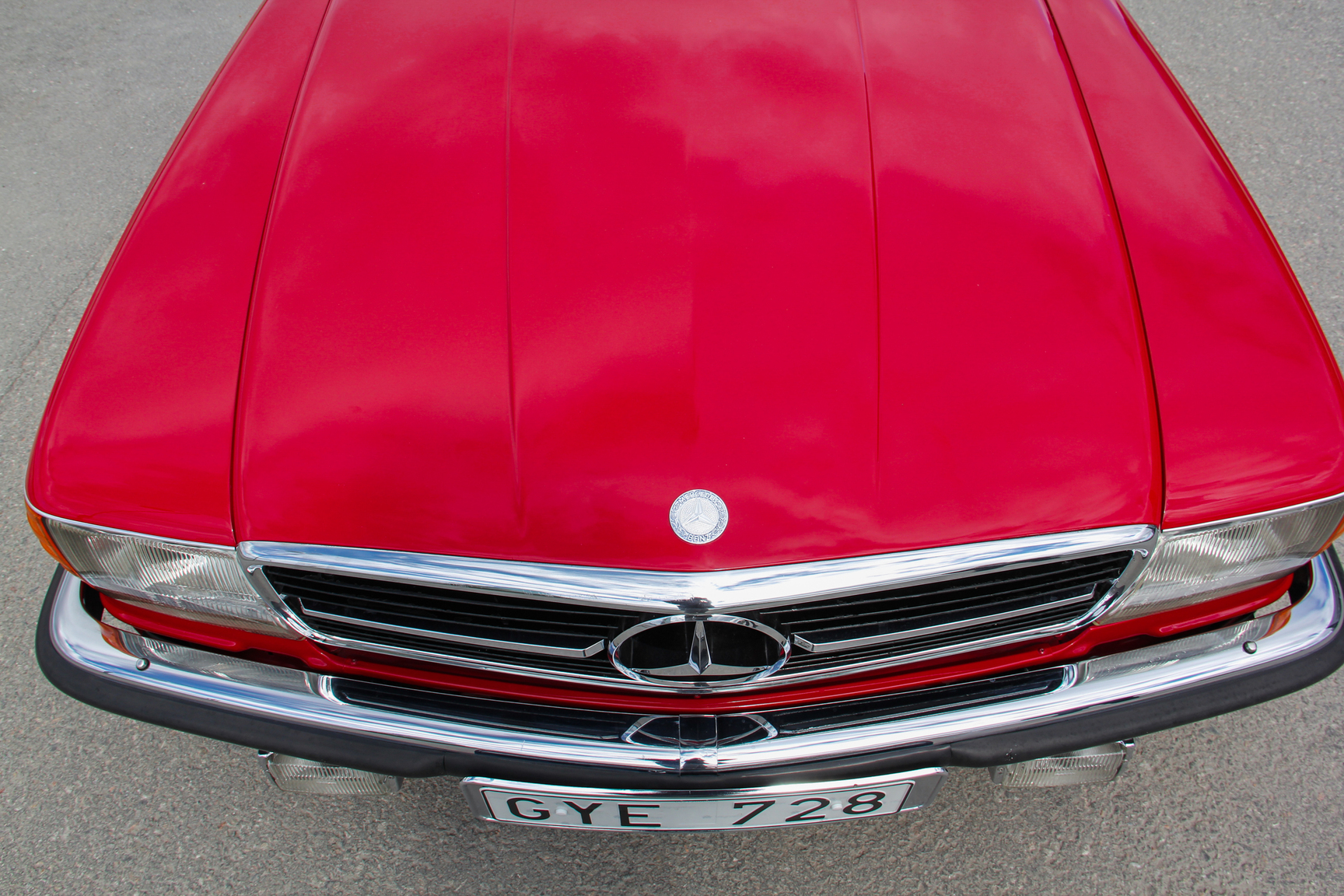 Exteriörbild på 1975 Mercedes-Benz 280 SL