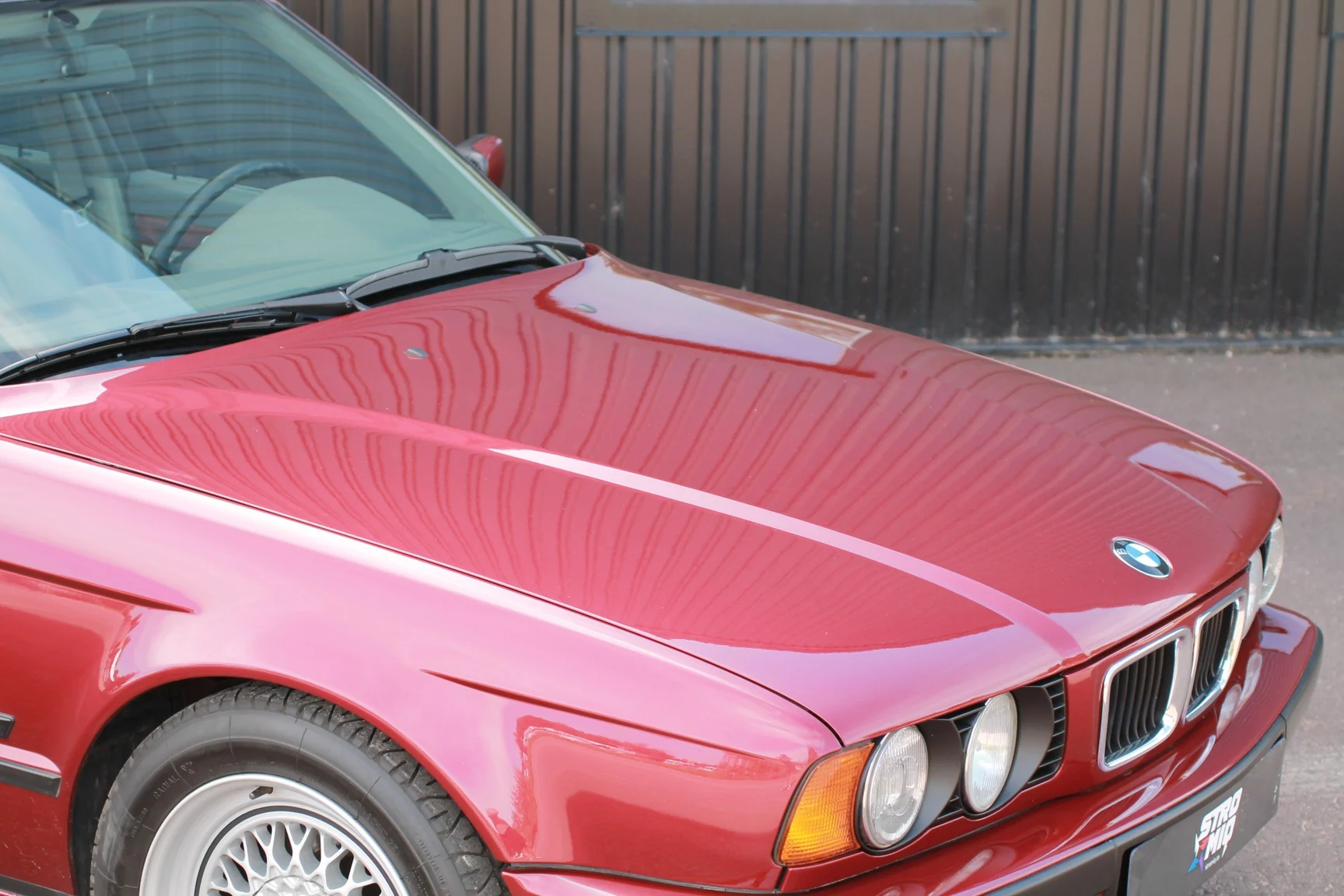 Exteriörbild på 1993 BMW 540i Sedan (48)