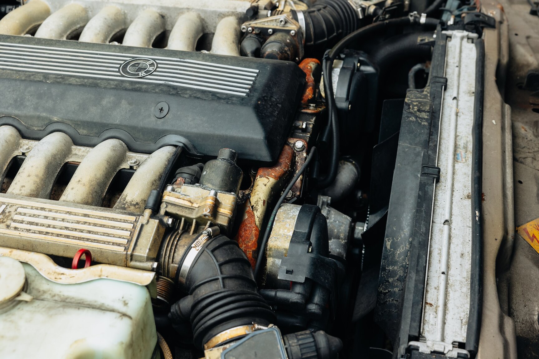 Image of 1990 BMW 750iL (7) mechanics