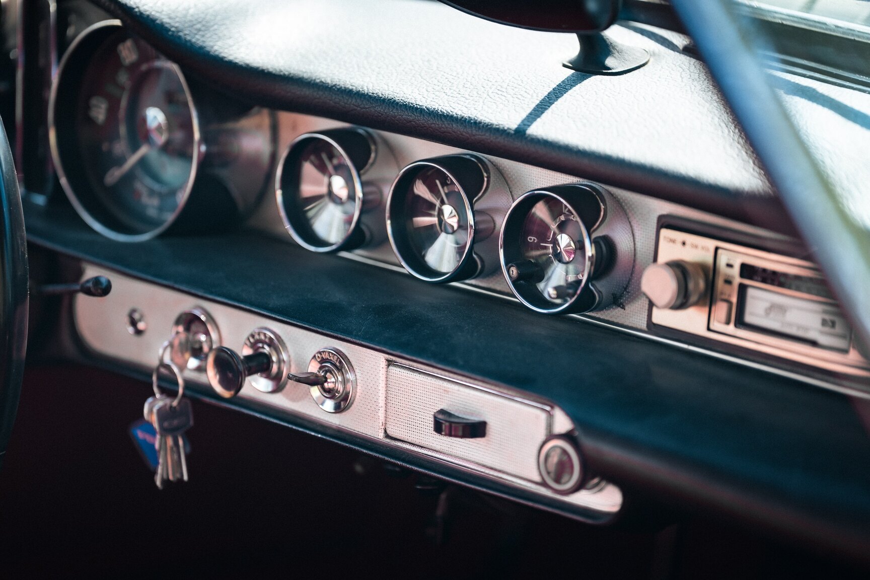 Interior image of 1963 Volvo 1800 S (10)