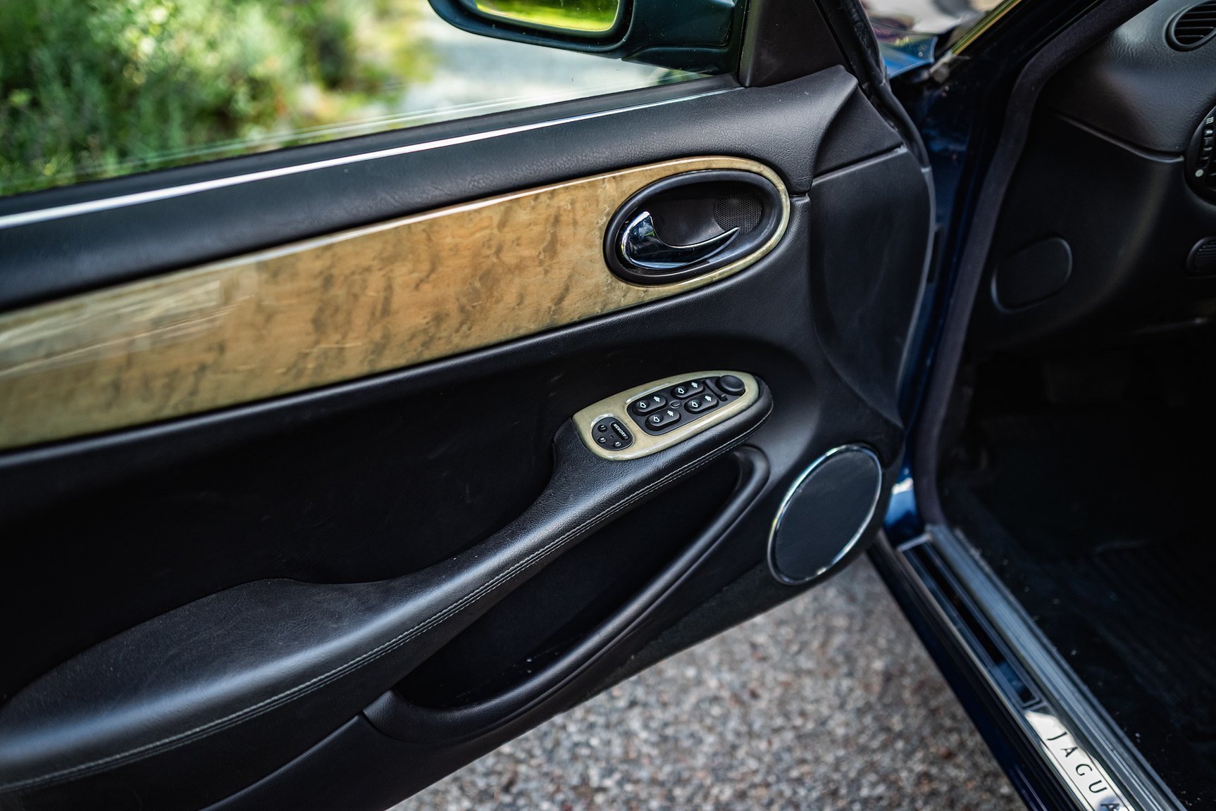 Interior image of 2001 Jaguar XJR