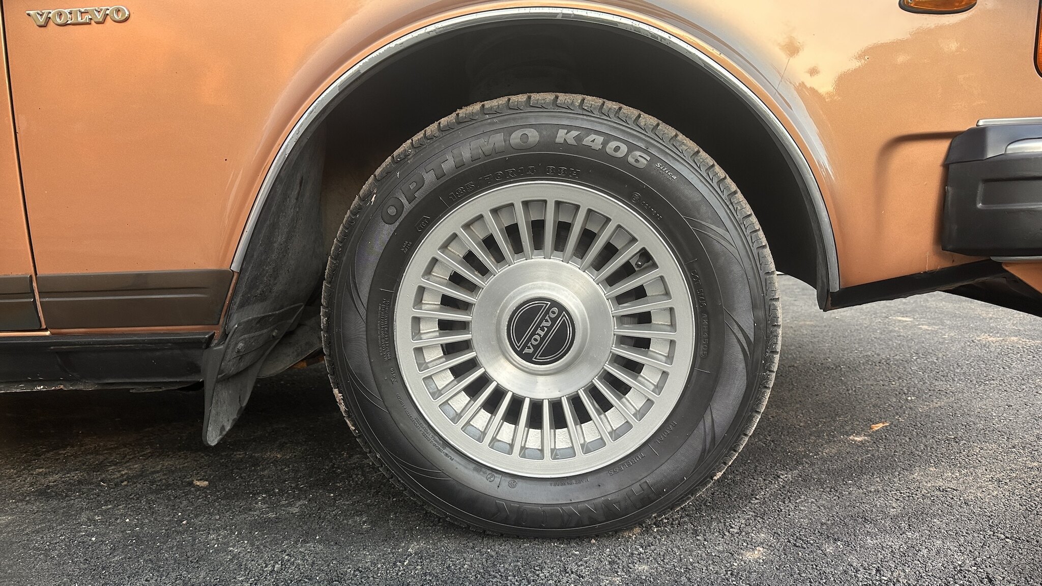 Exteriörbild på 1981 Volvo 244 GLE D6
