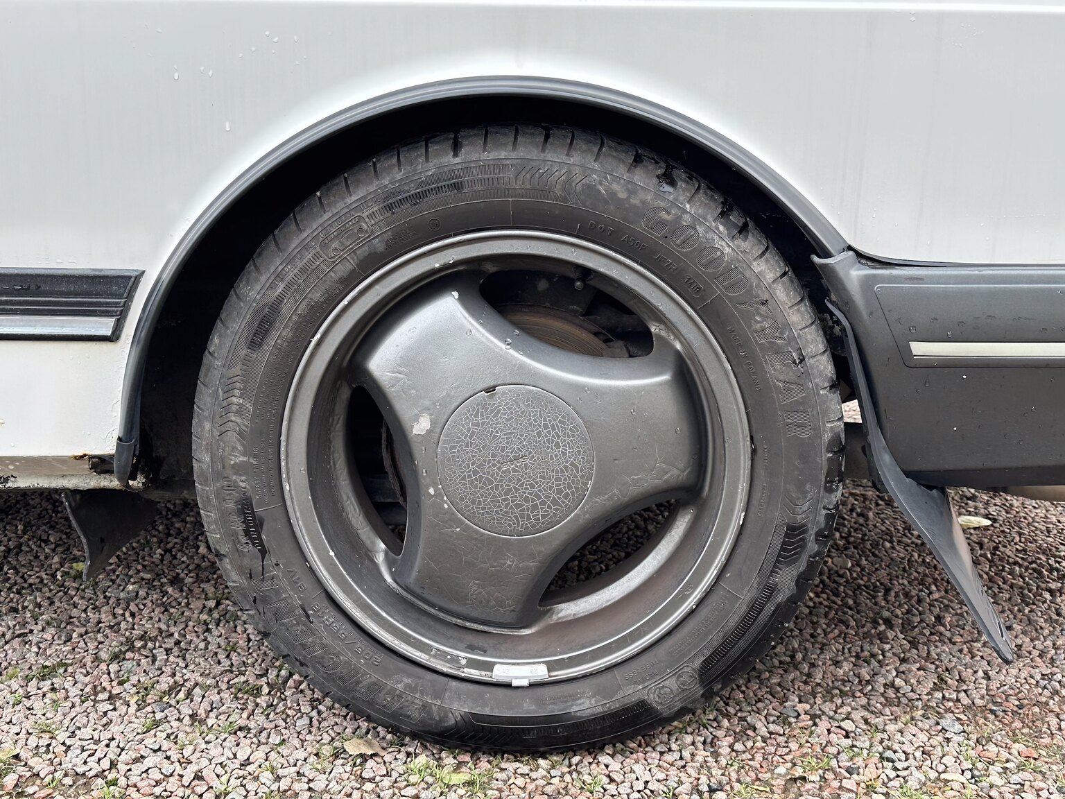 Exterior image of 1991 Saab 900 Turbo