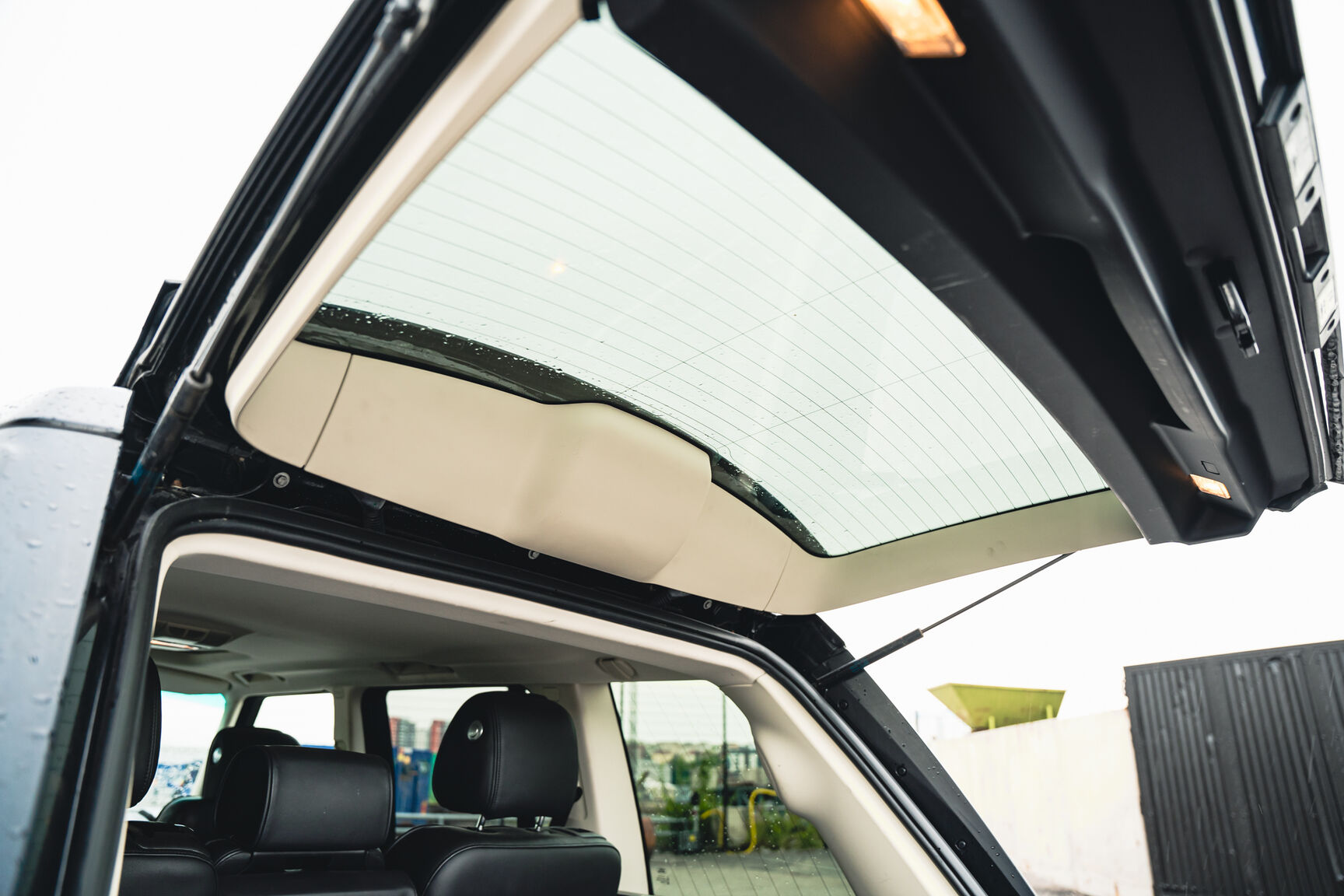 Innenraumfoto von 2012 Range Rover TDV8 Vouge