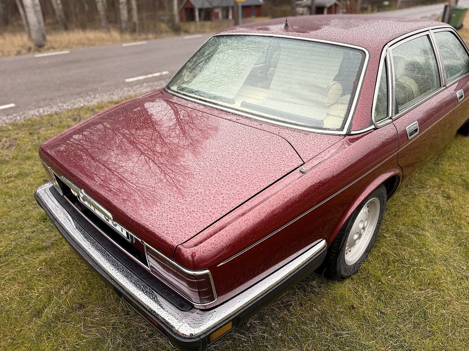 Exterior image of 1991 Jaguar XJ40 Sovereign (31)