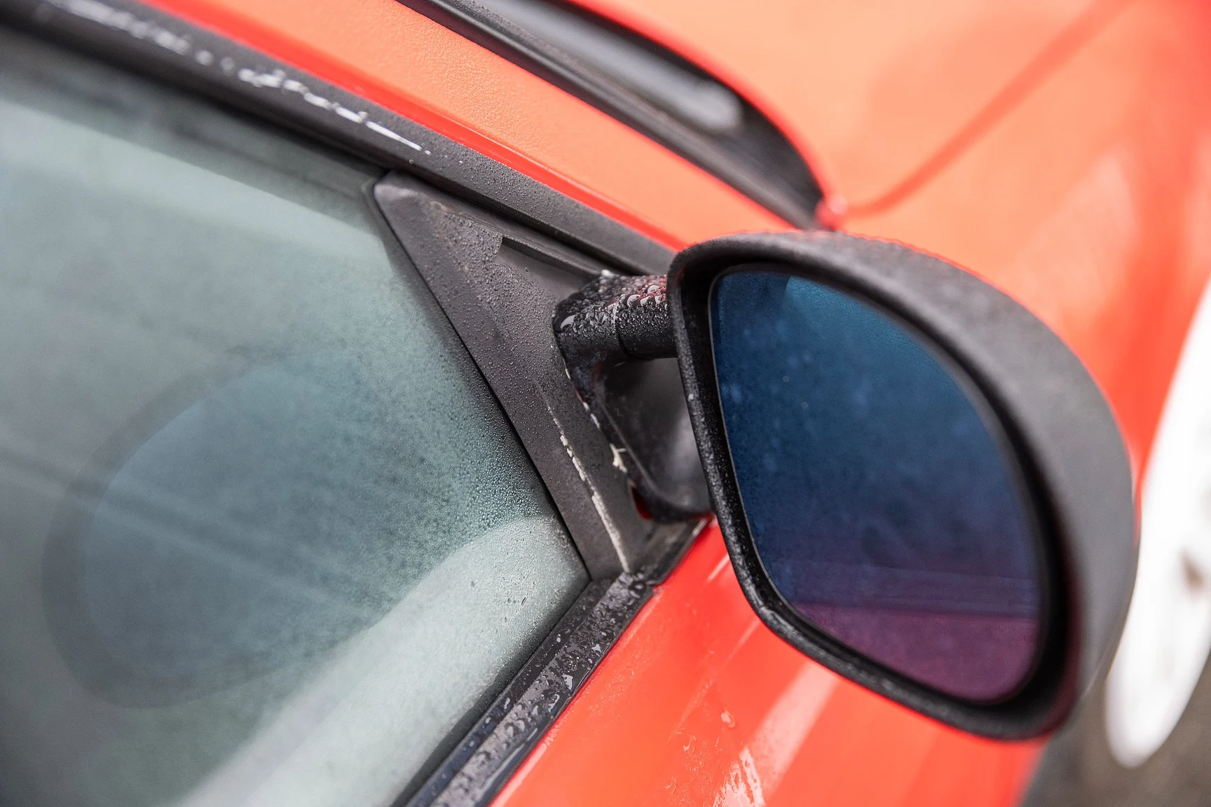 Exterior image of 1992 BMW 325i Turbo (64)