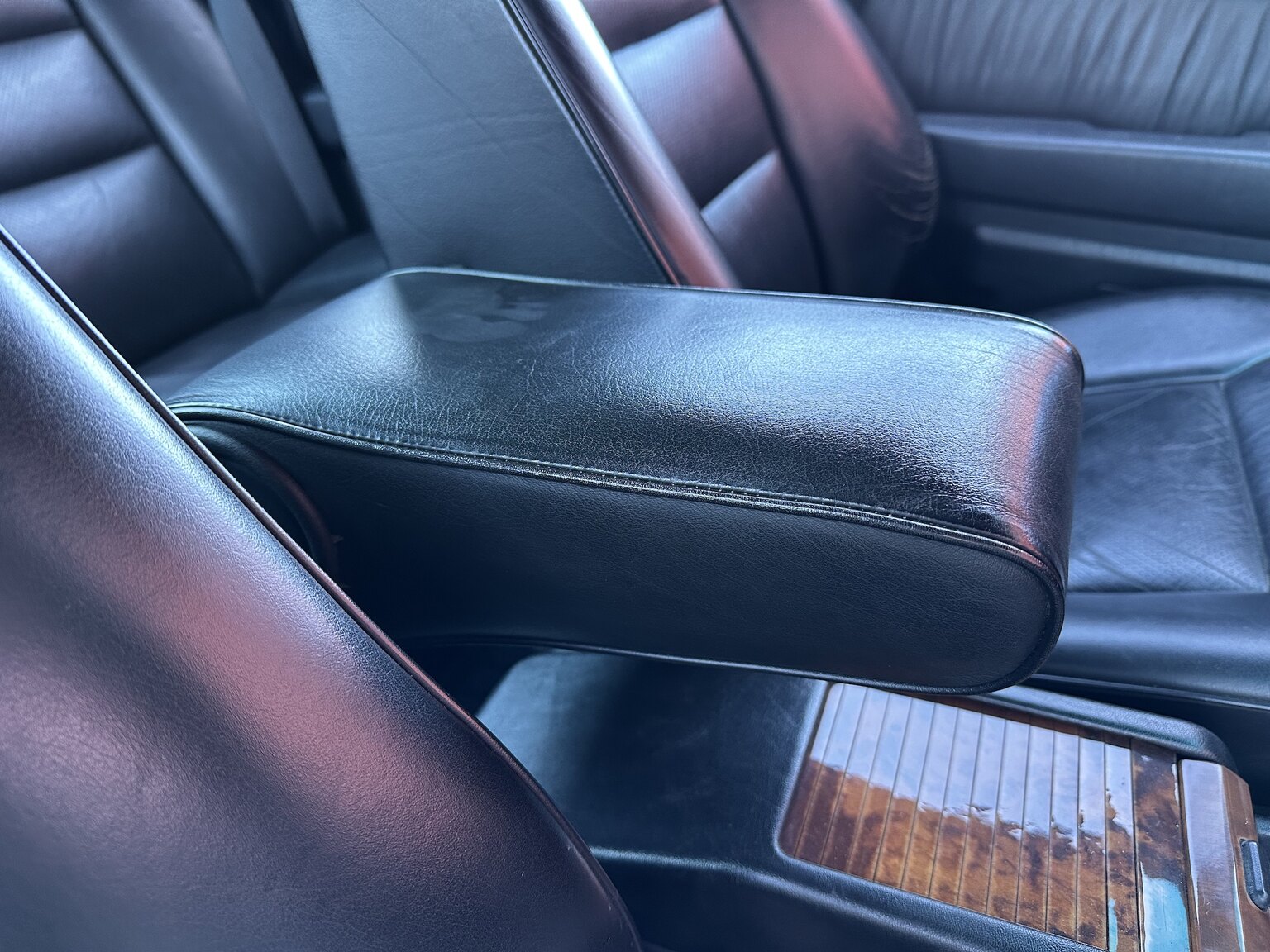 Interiörbild 1990 Mercedes-Benz 300 CE 24V