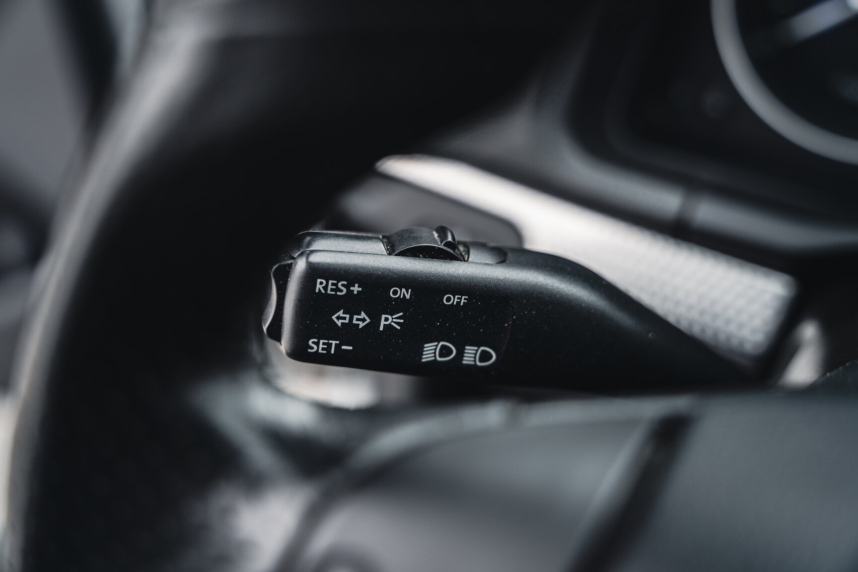 Innenraumfoto von 2007 Volkswagen Golf R32 (25)