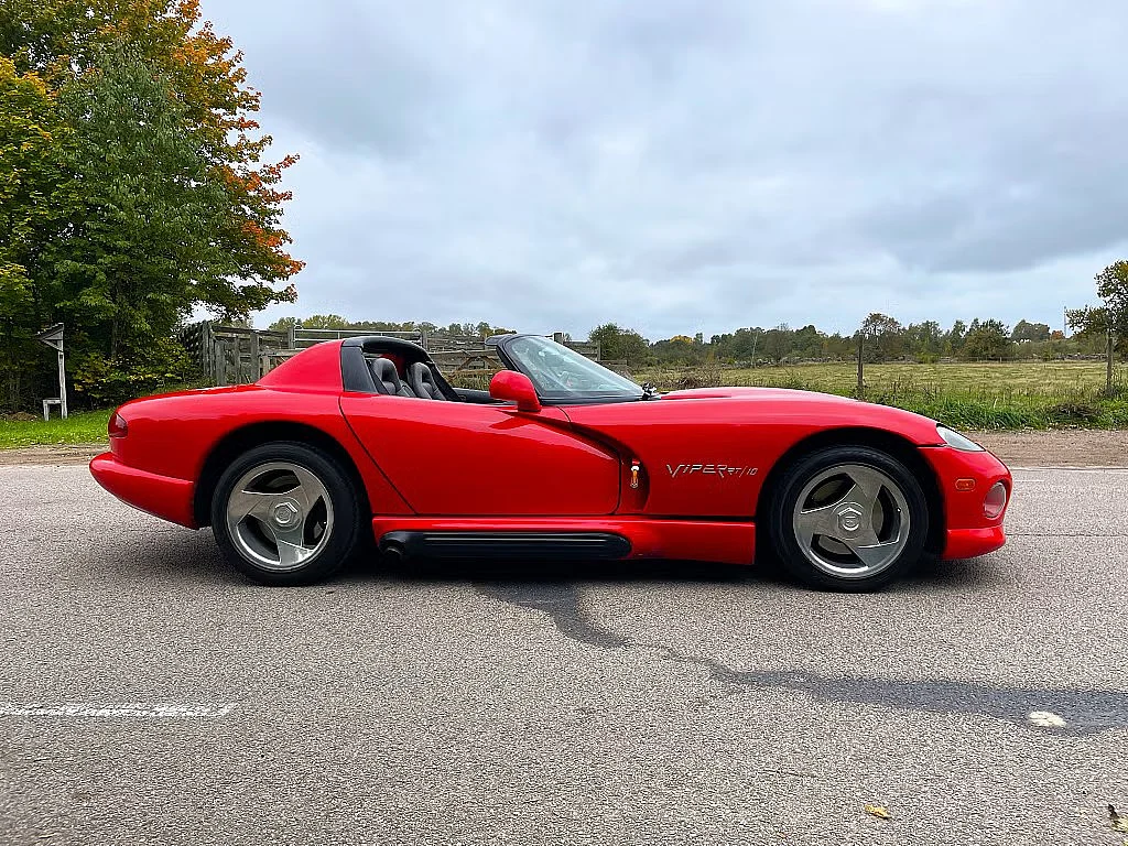 Exteriörbild på 1994 Dodge Viper (2)