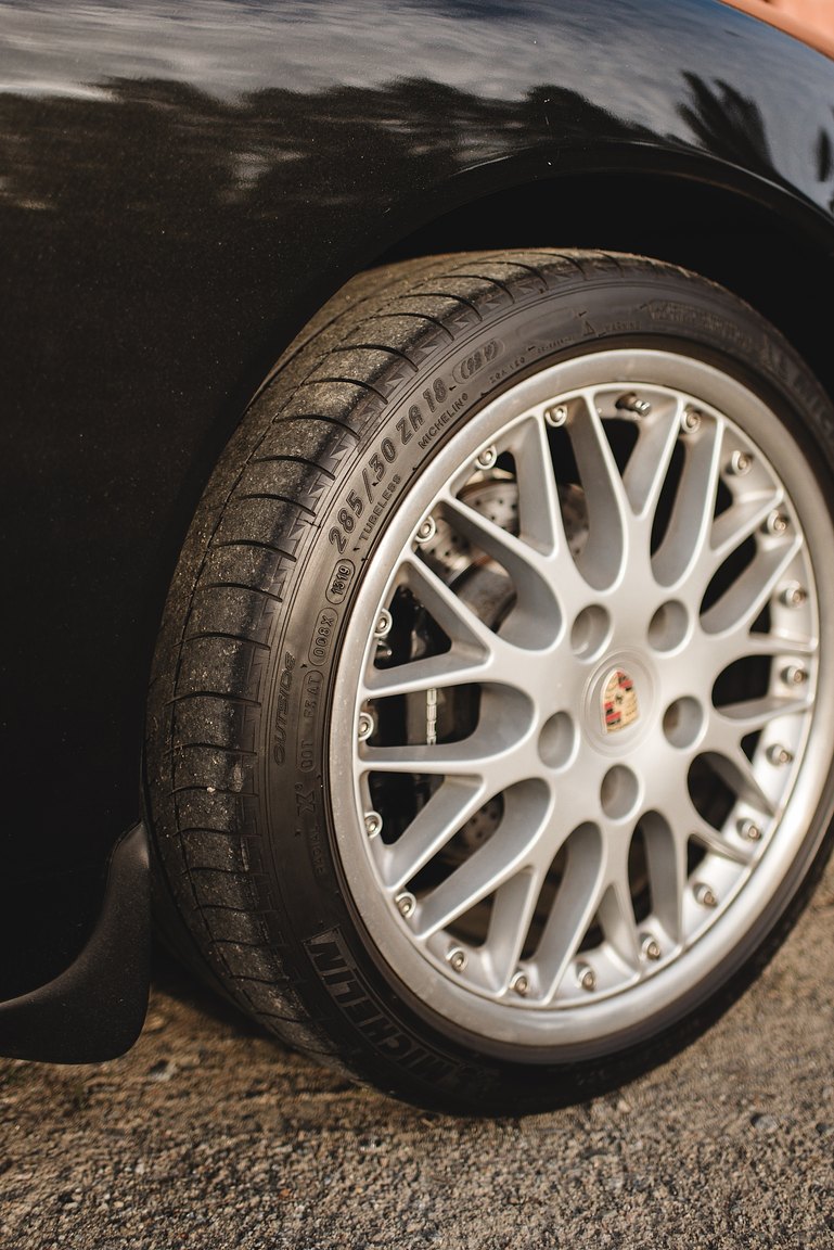Exterior image of 1998 Porsche 996 Carrera 