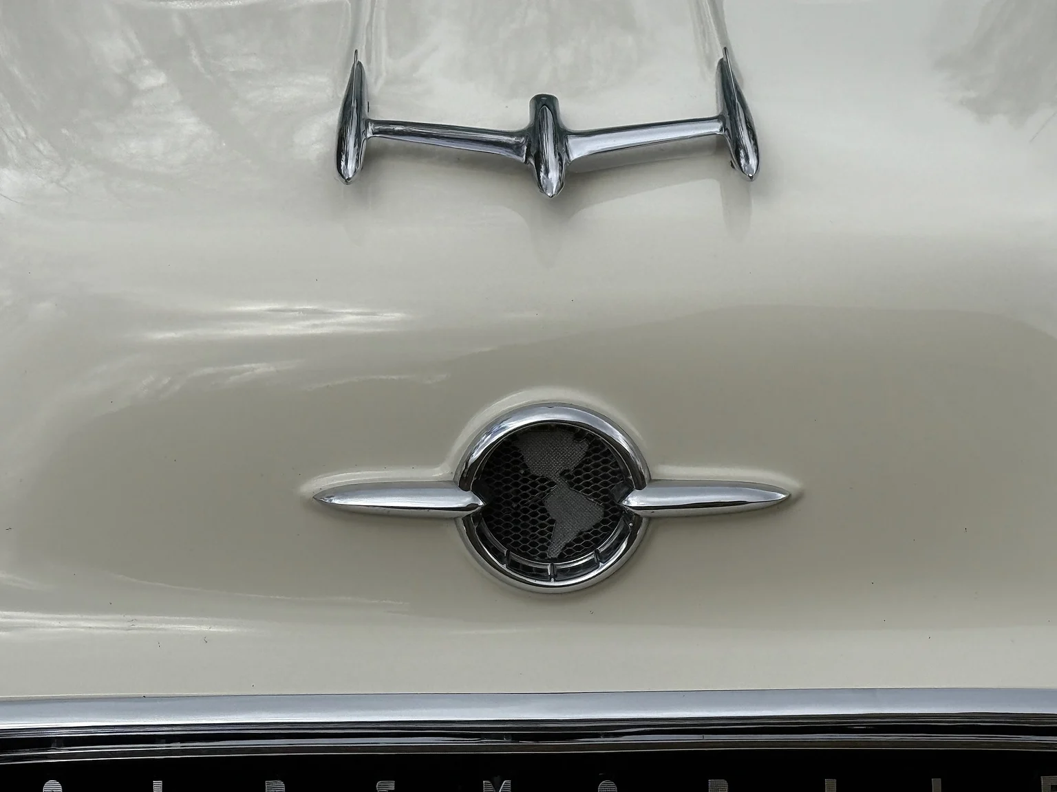 Exterior image of 1955 Oldsmobile Super 88 (37)