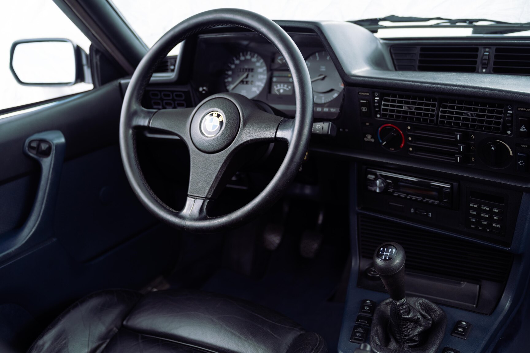 Innenraumfoto von 1986 BMW 635 CSi (48)