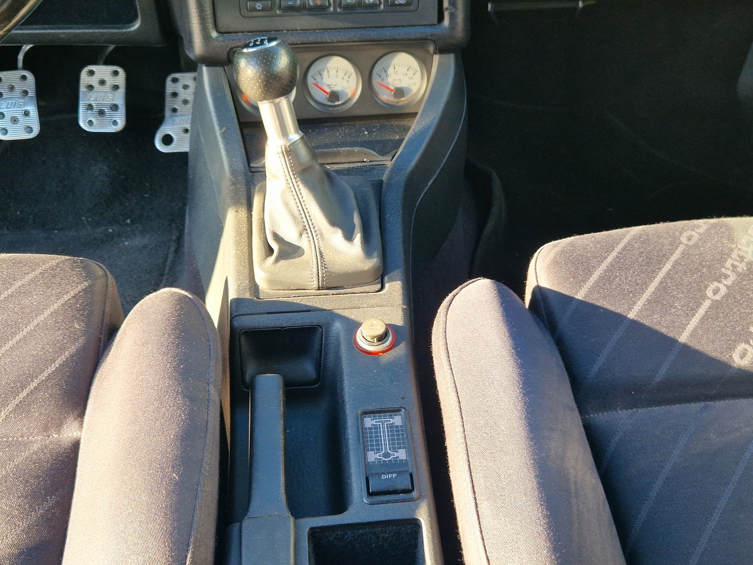 Innenraumfoto von 1993 Audi S2 Avant 2.2 quattro