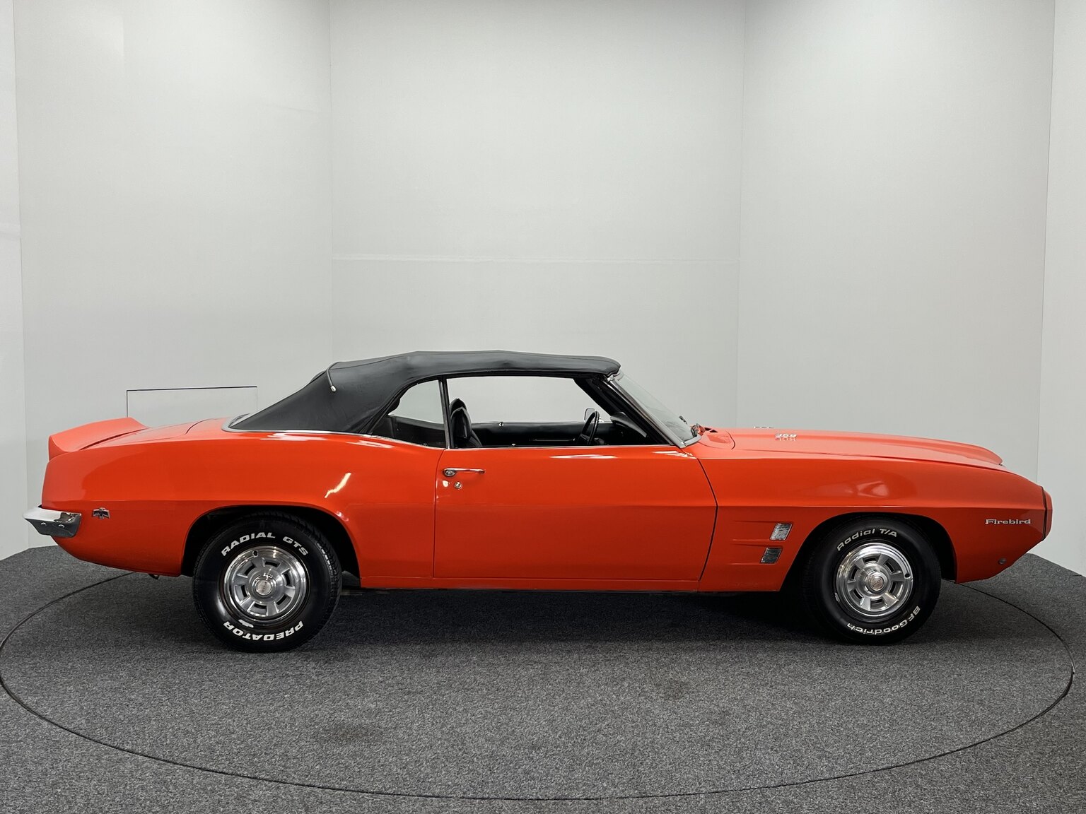 Exteriörbild på 1969 Pontiac Firebird