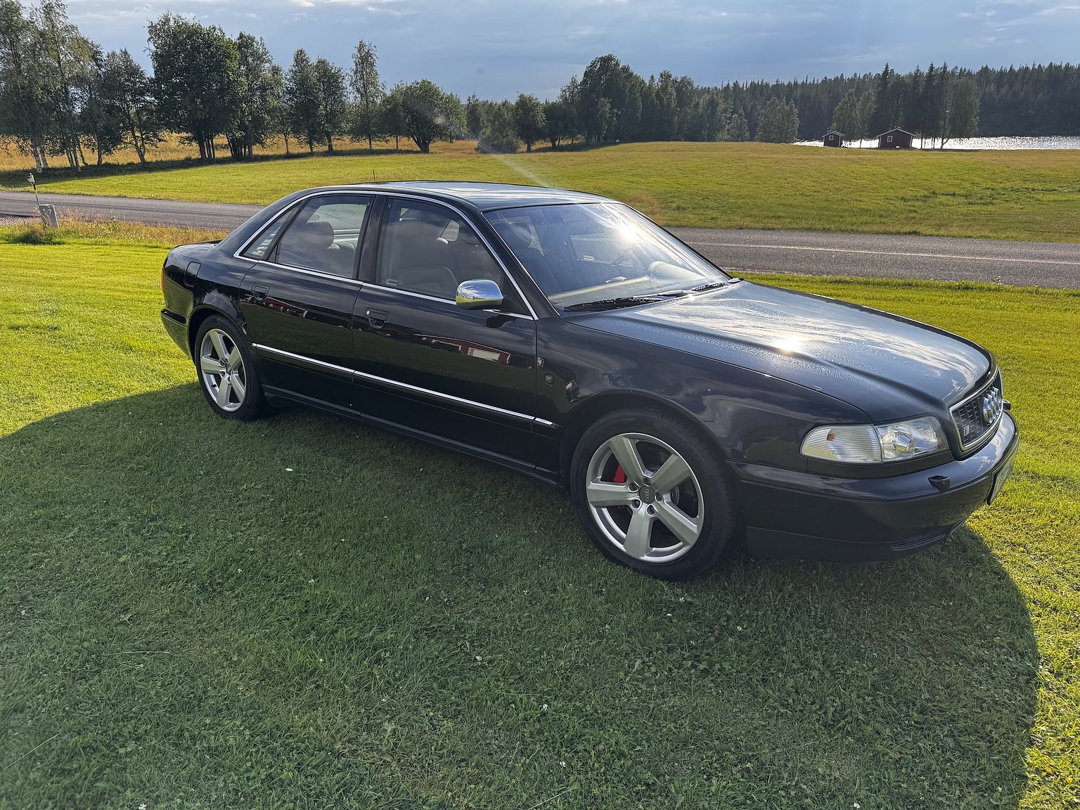 Exteriörbild på 1999 Audi S8 4.2 Quattro