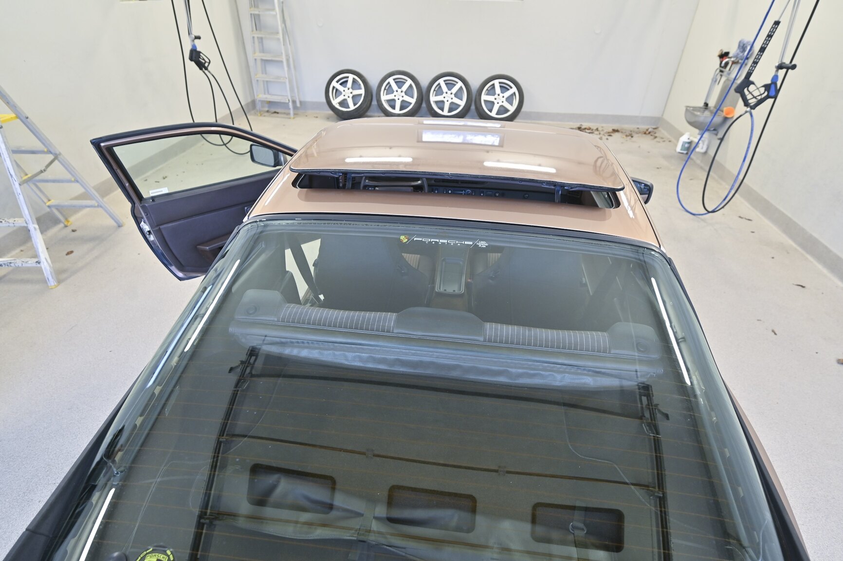 Exteriörbild på 1987 Porsche 944 Automat