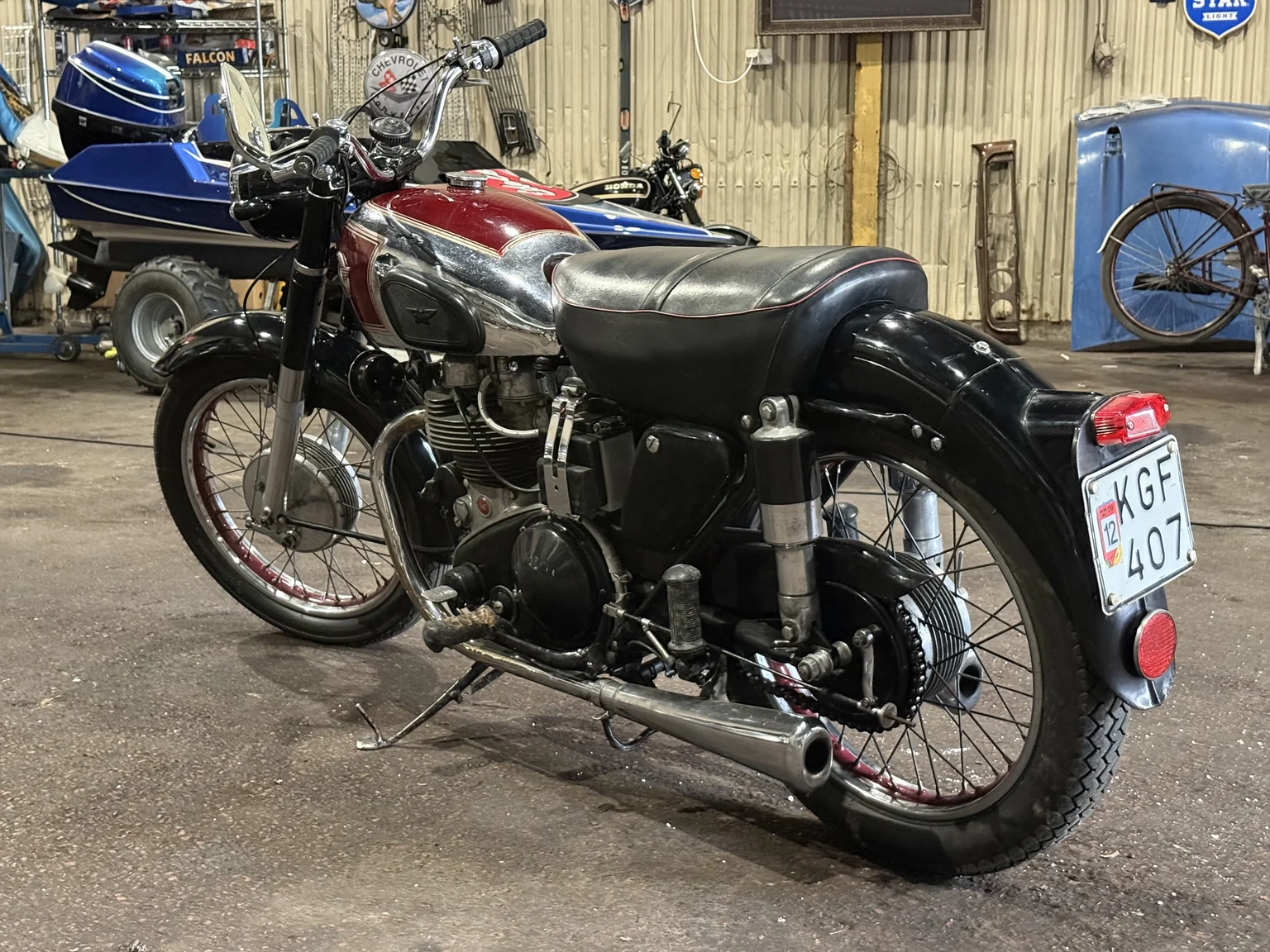 Exteriörbild på 1955 Matchless G 9 (11)