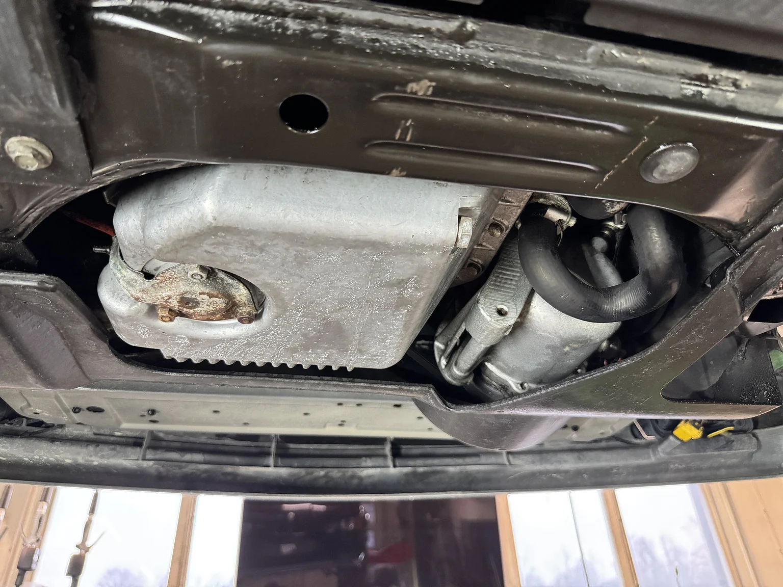 Image of 1993 BMW E34 M5 Touring  (59) mechanics