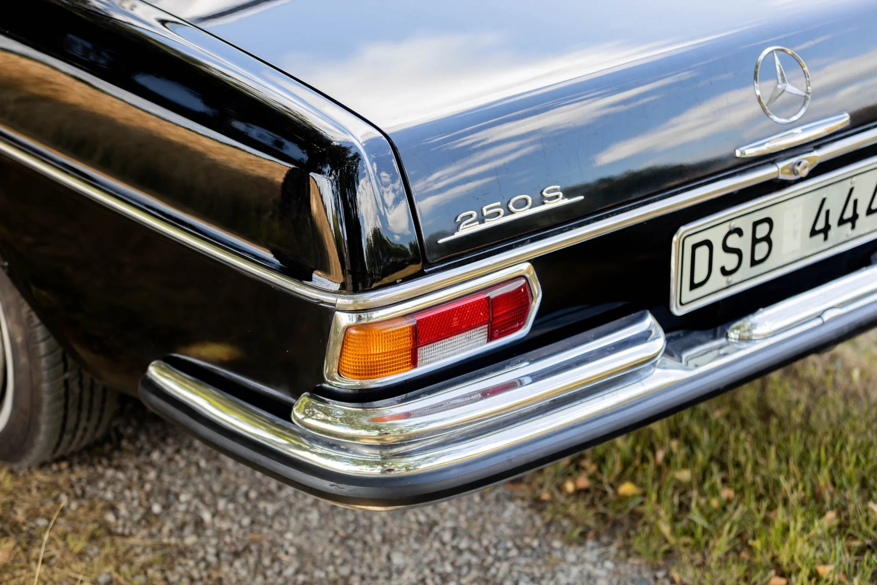 Aussenfoto 1967 Mercedes-Benz 250 S (15)